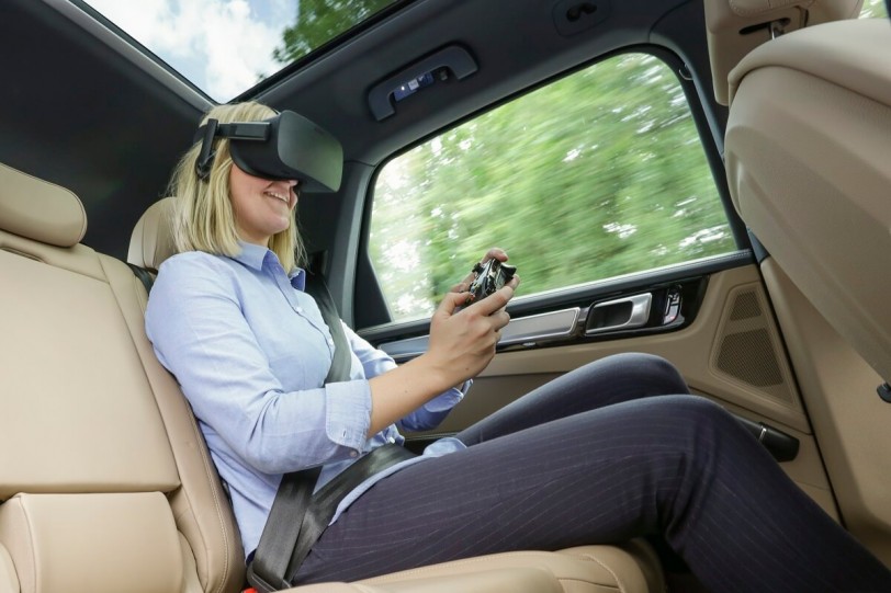 Porsche將為後座乘客提供VR虛擬實境娛樂功能