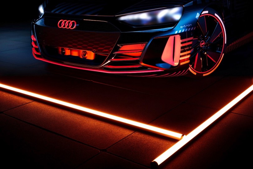 Audi預告首款純電動力跑車e-tron GT將於年底亮相