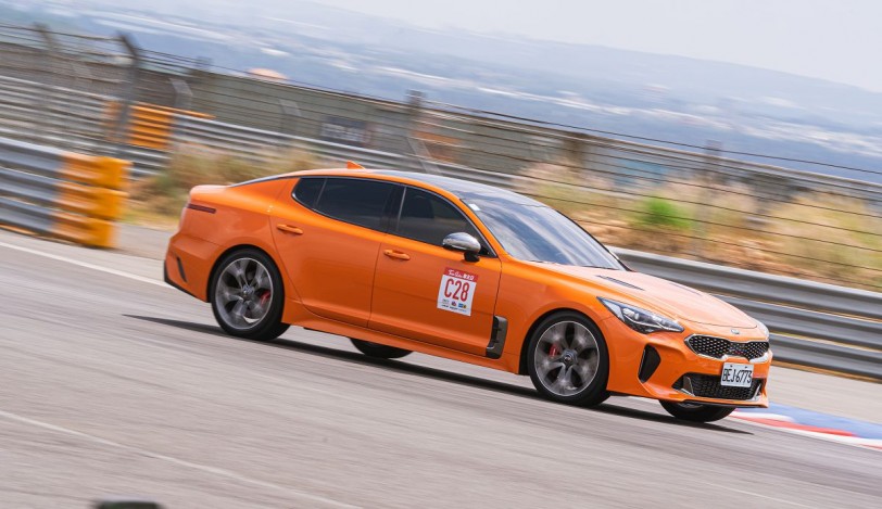 2020 Kia Stinger 3.3GT X Goodyear Eagle F1 SuperSport 麗寶賽車場單圈測試體驗，最速單圈2分04.255秒