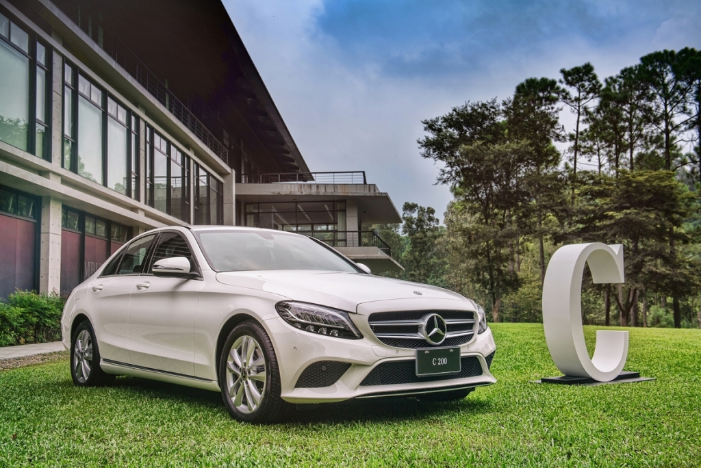 Mercedes-Benz十月多元購車優惠，成就你的摘星夢！