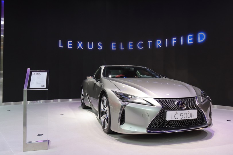 LEXUS ELECTRIFIED 品牌概念店進駐台北信義區、同場宣布導入 UX300e、NX450h+