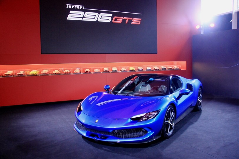 與天沒有隔閡，探索、享聽躍馬首款V6交響曲！Ferrari 296 GTS登台亮相