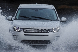 梅雨季報到，Jaguar Land Rover提醒車主注意人車安全