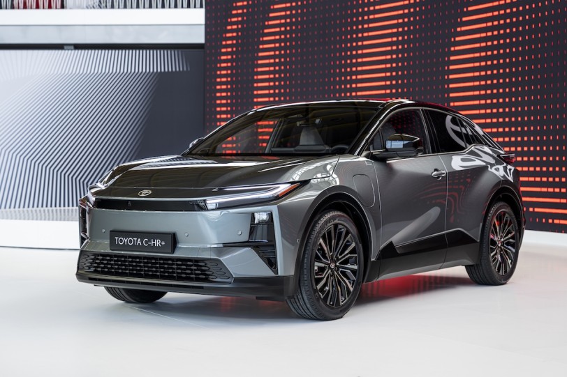 並非源自燃油 C-HR、但整體性能更強大！Toyota C-HR+ 純電 CROSSOVER 歐洲亮相！