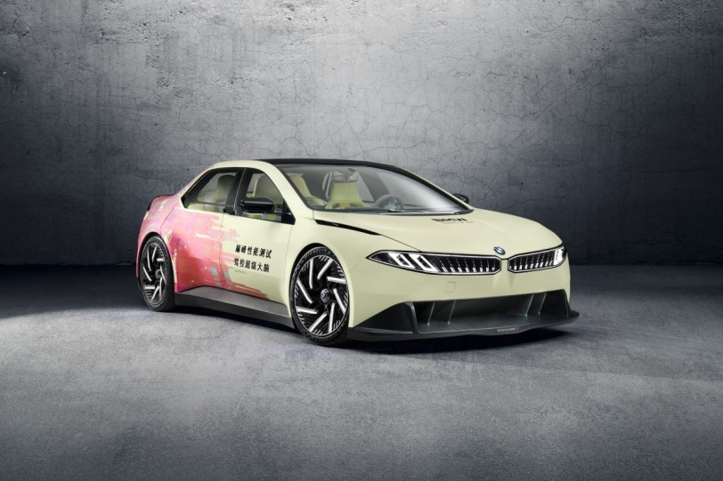 2025 上海車展：除了獨樹一幟的極限駕駛體驗，BMW Vision Driving Experience展示了創新螢光塗料