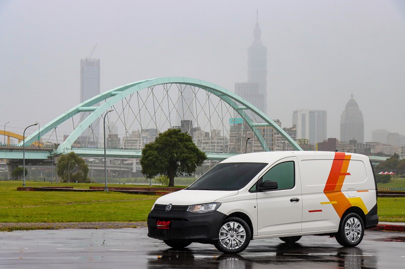 擺脫商用車的千篇一律，2021 Volkswagen Caddy Cargo 1.5 TSI 長軸版