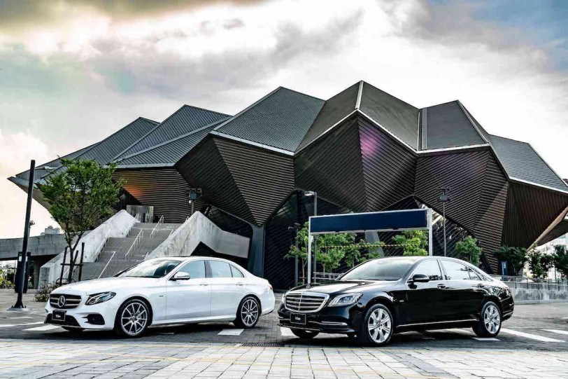 E-Class 四門轎車本月加碼推出「低頭款、低月付」優購專案! 新年式 V-Class 全新到港,科技配備全面升級!