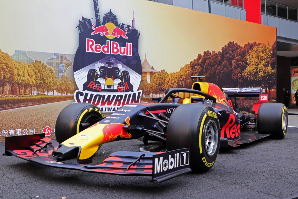 近距離直擊f1賽車 Red Bull F1展示車北中巡迴活動正式開跑 Carstuff 人車事