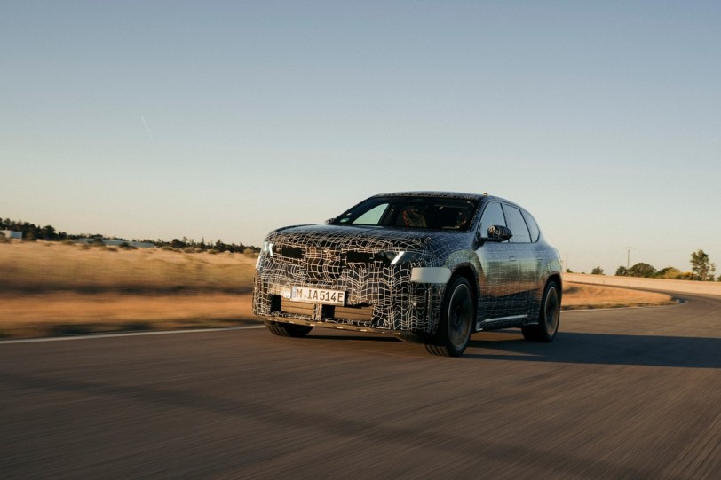 BMW iX3原型車正進行廣泛測試，並預告配置處理速度提升20倍的駕駛輔助系統