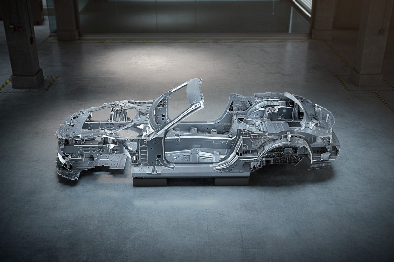 炫技？ Mercedes-Benz 說 SL 車系的車體架構沒有一處是沿用上一代的零件