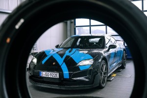 Pirelli P Zero Trofeo RSElect：為Porsche Taycan Turbo GT精準定製創造紀錄的輪胎