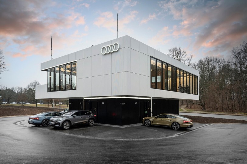 世界首創的複合式充電中心Audi charging hub,開始營運