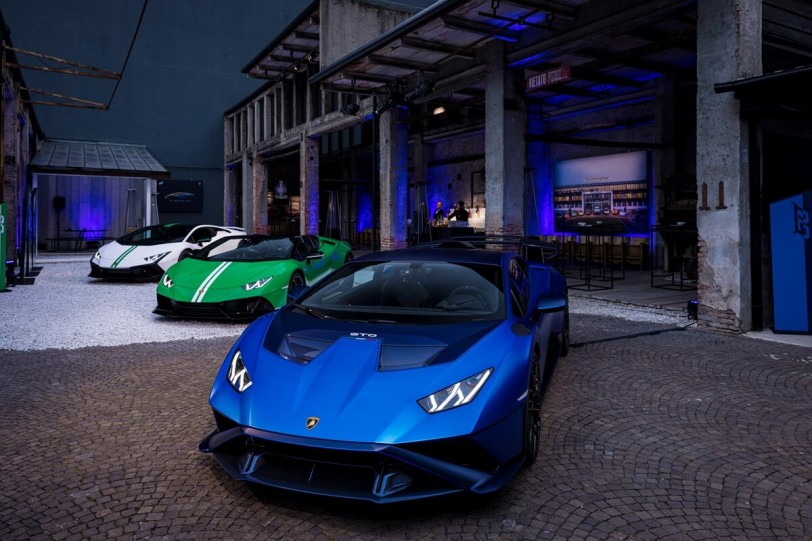 Lamborghini為米蘭設計週增添V10最終款新色彩