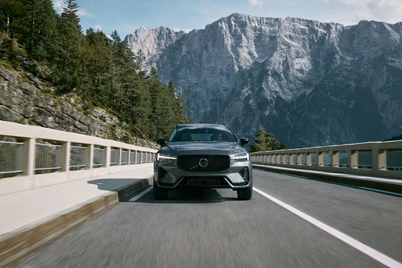 VOLVO凝結北歐純粹美學、平衡動感魅力2027年式全新到港 再推「XC40 極黑版」勁勢升級