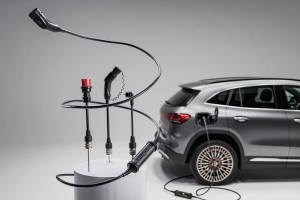 Mercedes-Benz為EQ車系和插電式混合動力車款推出新型「萬用