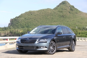 熱血爸爸就懂，試駕Skoda Superb Combi 2.0TSI尊爵動力版