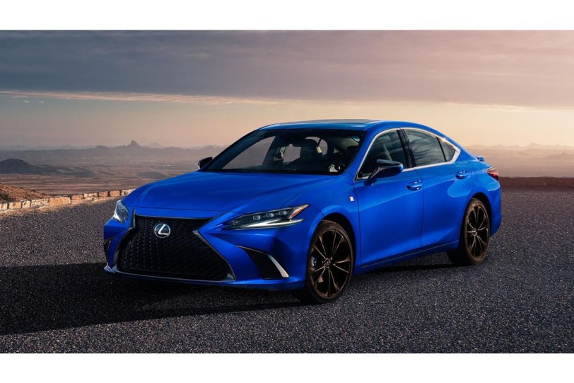 取消F SPORT Design、尊榮版、旗艦特別版，Lexus ES300h 2024 年式樣新增 F SPORT、售價 220 萬