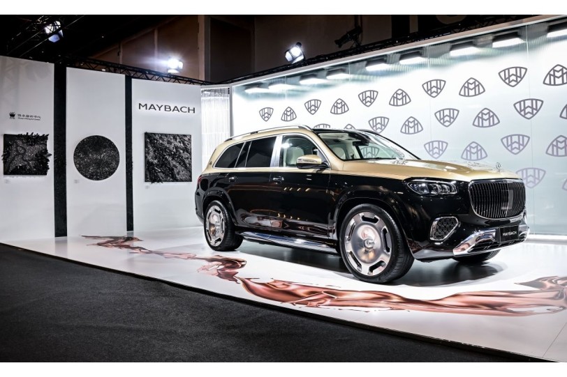 珍藏鉅作 Mercedes-Maybach GLS 尊榮現身 ART TAIPEI 與藝術作家黃敬中共同描繪至臻豪華