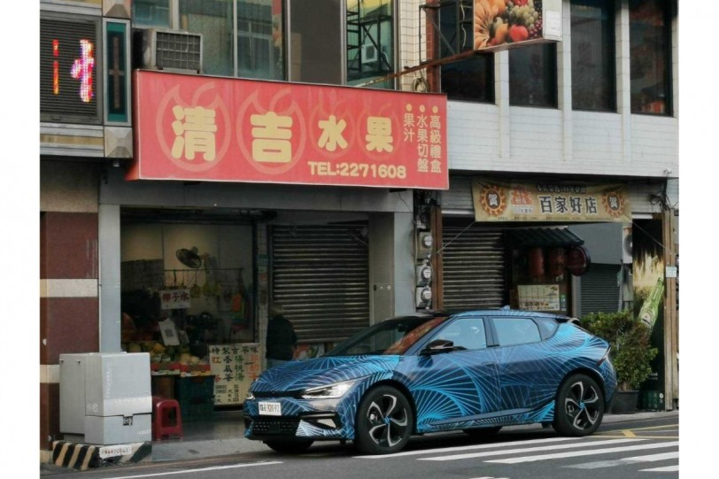 KIA EV6 再度捕獲、12/13 新品牌識別發表會將作為主秀！