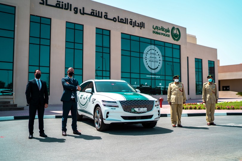 杜拜警方又有新警用車陣容，不是超跑而是 GENESIS GV80 ！