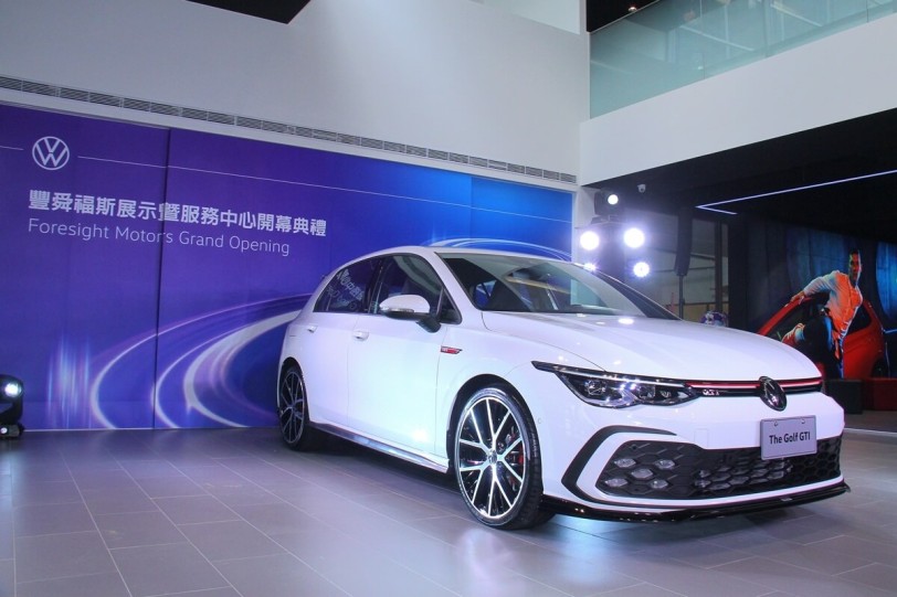 Volkswagen新店展示中心開幕 暨 你「最想要」的Golf GTI經典駕馭版首度亮相