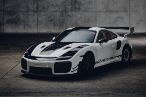 追尋「白鯨」的足跡：獨一無二的Slantnose專屬客製化的Porsche Flachbau RS