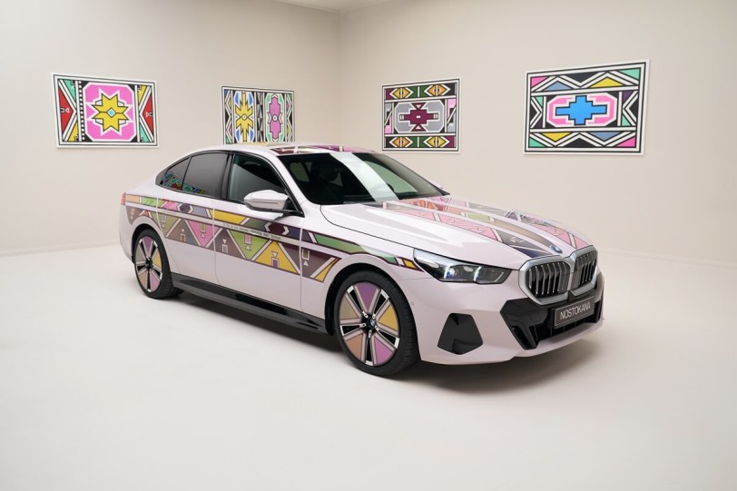 BMW將藝術與創新的「動畫彩繪」結合推出i5 Flow NOSTOKANA藝術車