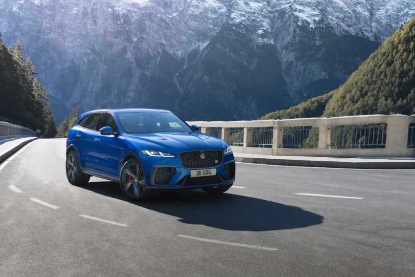 豪華、科技、性能全面精進 Jaguar 發表小改款 F-PACE SVR