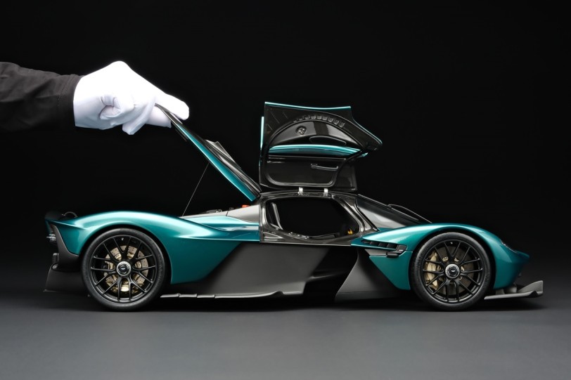 Amalgam Collection以 1：8 的比例完美再現了Aston Martin Valkyrie，並獲得原廠認證