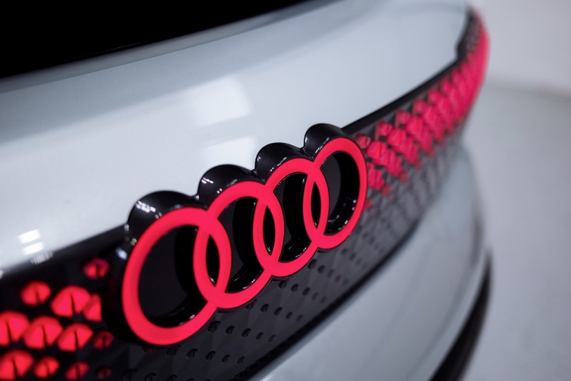Audi. Vorsprung.2025品牌戰略， e-tron首輛電動休旅、旗艦Q8今年登場