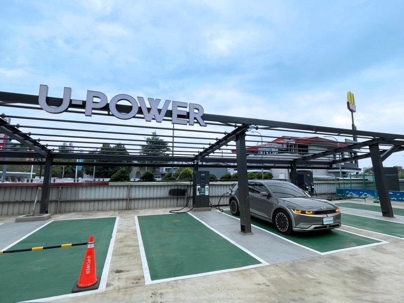 U-POWER臺中霧峰站即日起展開試營運  360kW功率大型超高速充電站  解鎖中部三大交通幹線匯聚充電之鑰