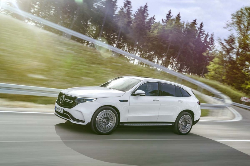 續航力超過450km、進入全新電能時代，Mercedes-Benz EQ 首款電動車 EQC 瑞典正式亮相