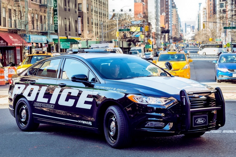 警車也要拼省油!Ford推出Police Responder Hybrid Sedan