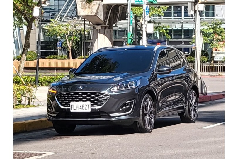 為增添新鮮感導入全新豪華規格 ? 疑似 Ford Kuga Vignale 無偽裝曝光！