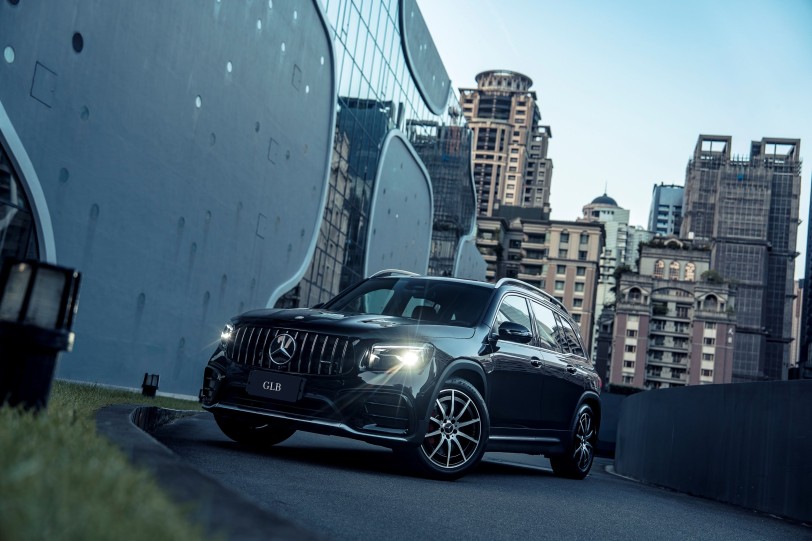 Mercedes-Benz GLB、GLC 43 與 SL 43 全新 25/26 年式升級登場 運動風格與智慧體驗全面進化