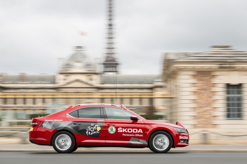 Skoda連續15年贊助環法自行車賽，Superb擔綱「Red Car」領跑車
