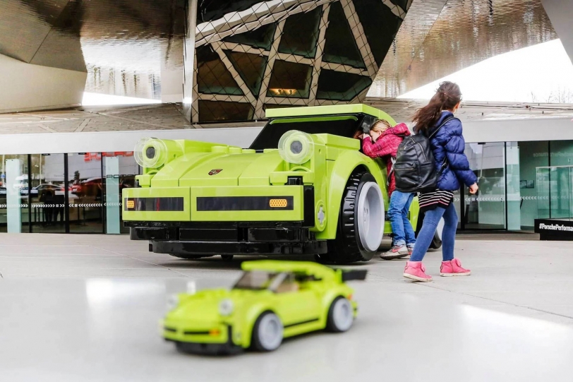 Lego放大無限想像，1：1的Porsche 911 Turbo樂高模型