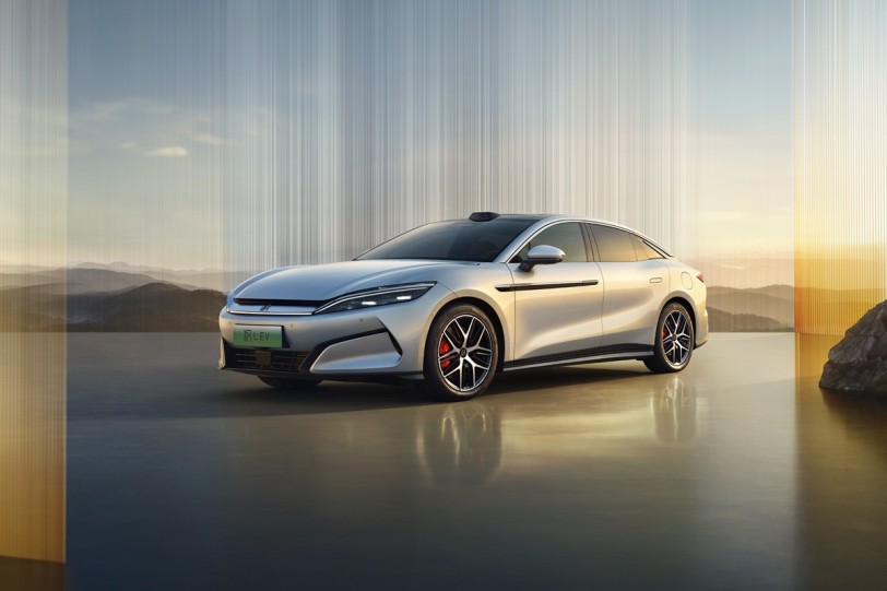 BYD Super e-Platform開啟「油電同速」時代,實現5分鐘閃充可行駛400公里量產車紀錄