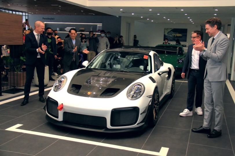 斥資6億打造！「Destination Porsche」概念首度進駐南台灣，全球限量200台Porsche 911 GT2 RS Clubsport現身台南保時捷中心