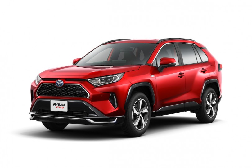 接單超出預期、新型鋰電池產能不足，Toyota RAV4 PHV 日本暫停接單！