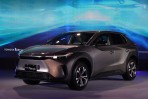159.9 萬單一前驅規格、首批配額 300 台,Toyota bZ4X 純電 SUV 正式在台發表!