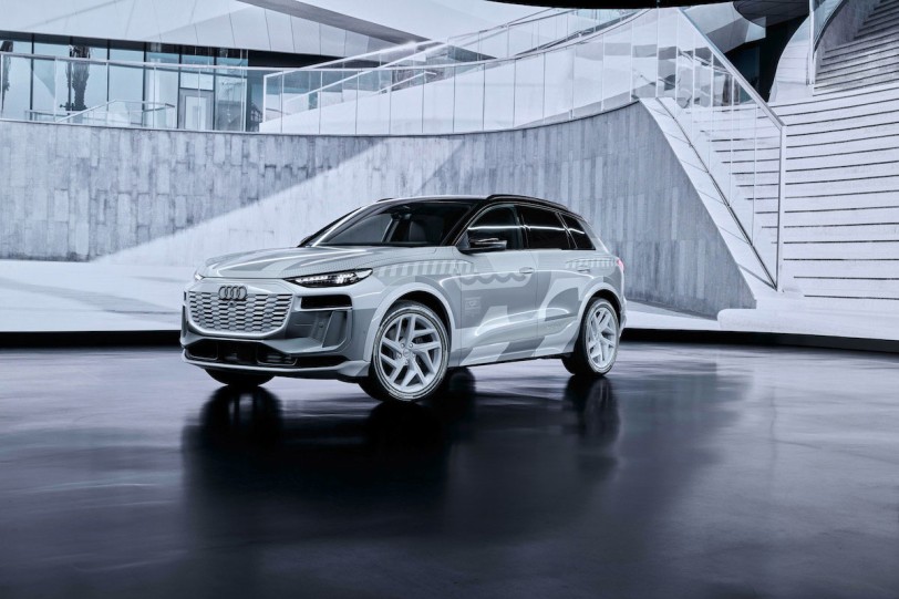 採用 PPE 800V 高性能純電平台，AUDI Q6 E-tron 內裝公開、2023 年底前推出