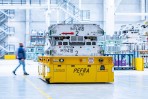世界首創最重荷重自動駕駛無人駕駛運輸車在BMW雷根斯堡衝壓廠精確導航
