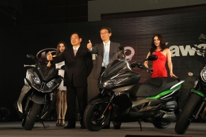 Kymco &amp; Kawasaki新車發表會，聯手搶攻重機市場