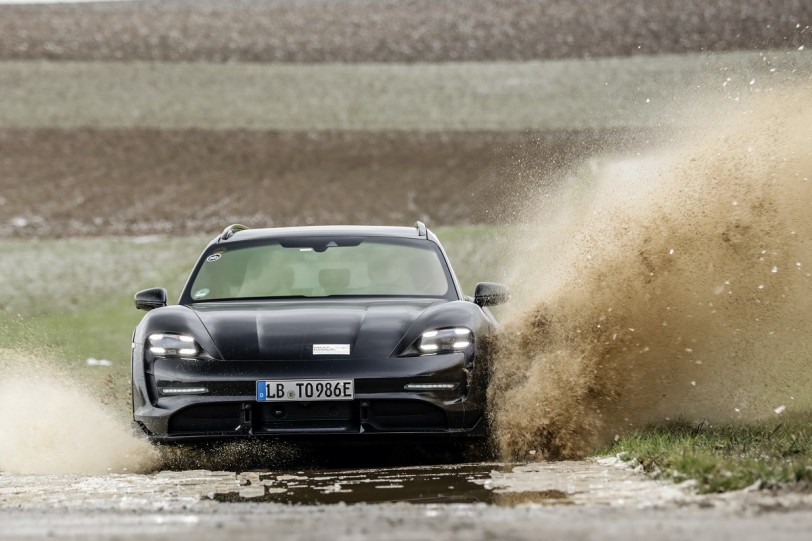 Porsche Taycan Cross Turismo上路了！預告將會配置越野駕駛模式