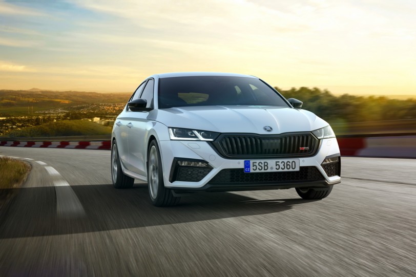 Skoda RS家族首款PHEV動力，第四代Octavia RS iV雙車型同步登場