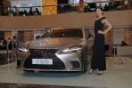 售價 475 萬起單一動力、三種規格,Lexus LS500h 小改款滿載日式傳統工藝在台發售!