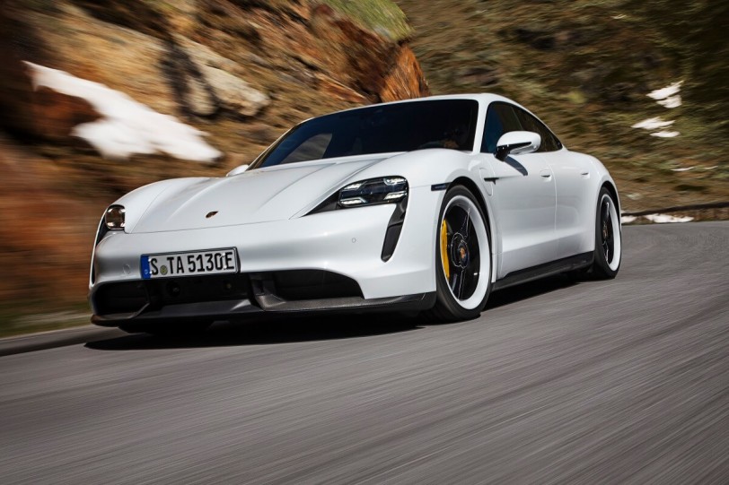 Porsche Taycan亮相！結合永續設計理念，並以Turbo命名的純電跑車
