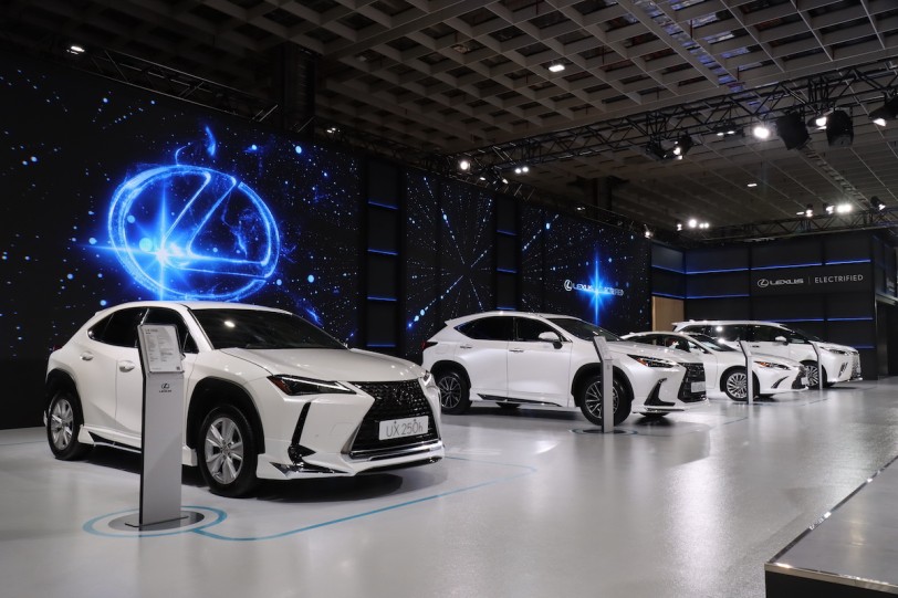 首度導入 Modellista 套件組，Lexus UX、NX、RX 與 LM Modellista 特仕車台北車展亮相