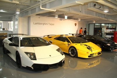 場外花絮,Lamborghini大牛四代同堂慶開幕